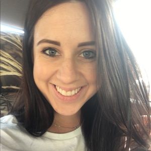 Meet your Posher, Ayrika